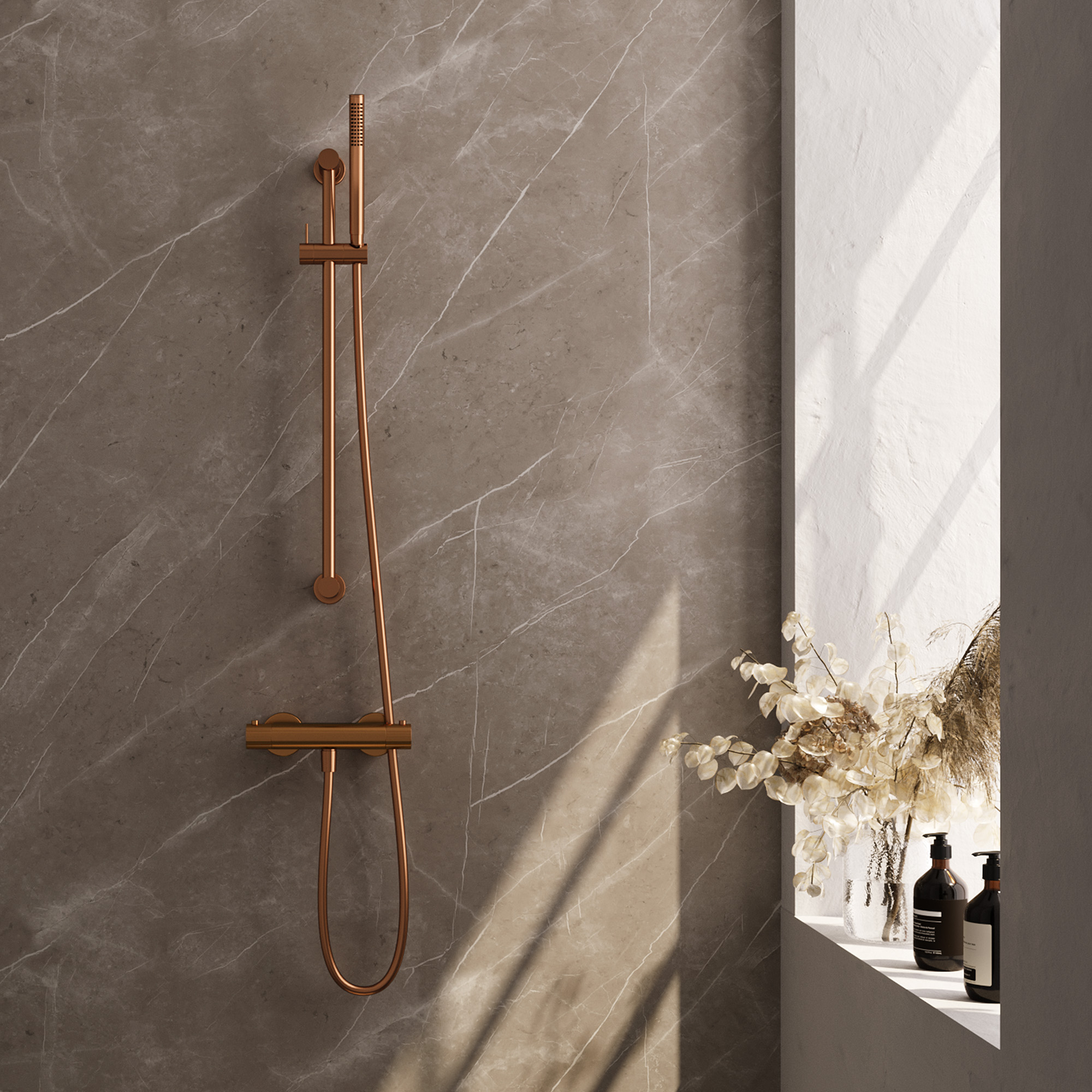 Brauer Stripe opbouw douche thermostaatkraan SET 01 met glijstang en staaf handdouche en doucheslang koper geborsteld PVD