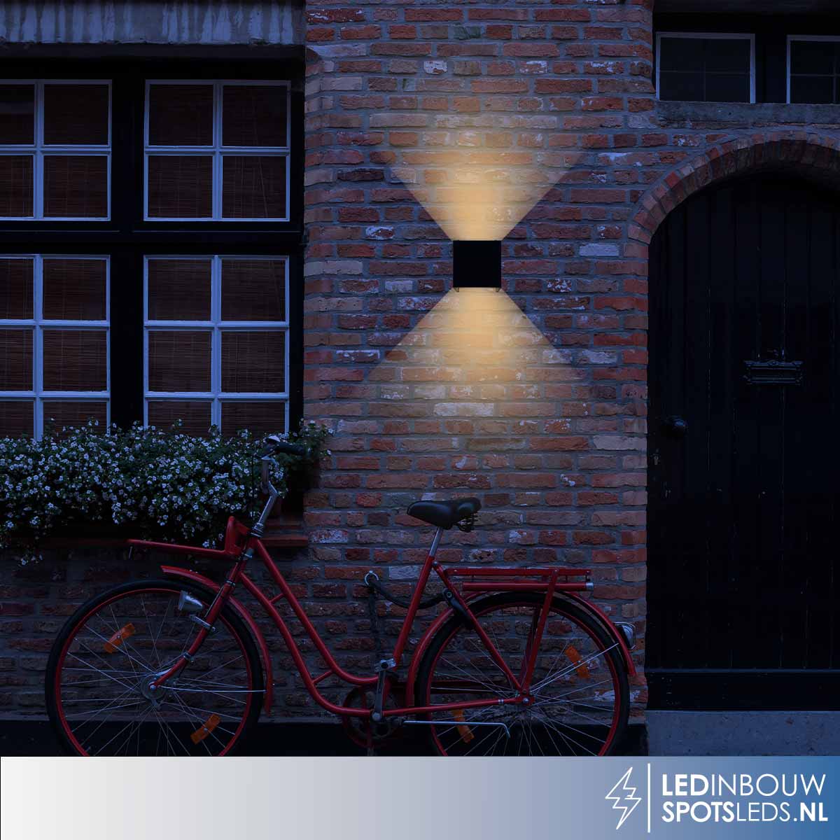 Led wandlamp - up&down - dimbaar - 6 watt 540 lumen zwart&goud - 2700k