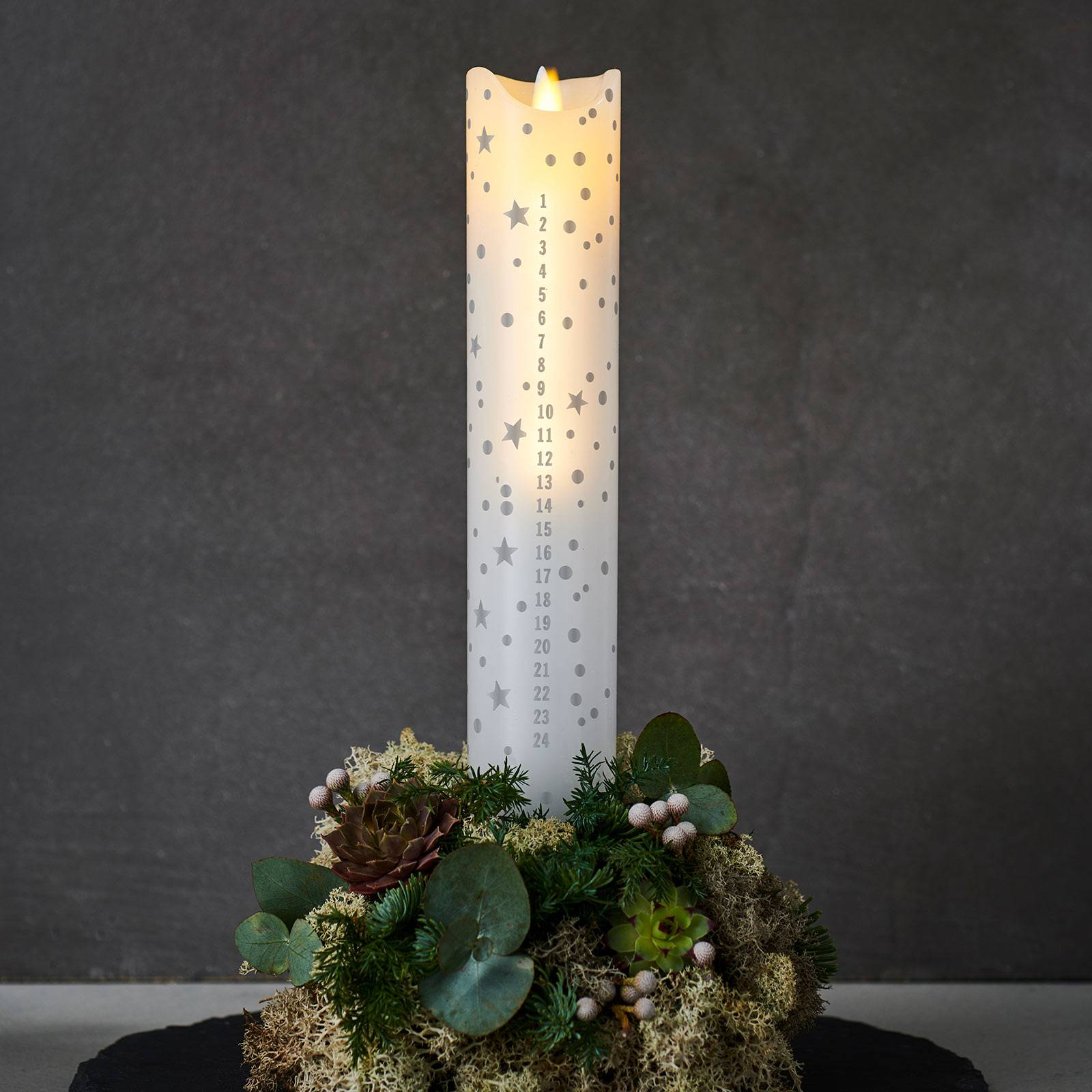 Sirius LED kaars Sara Calendar, wit/romantisch, hoogte 29 cm