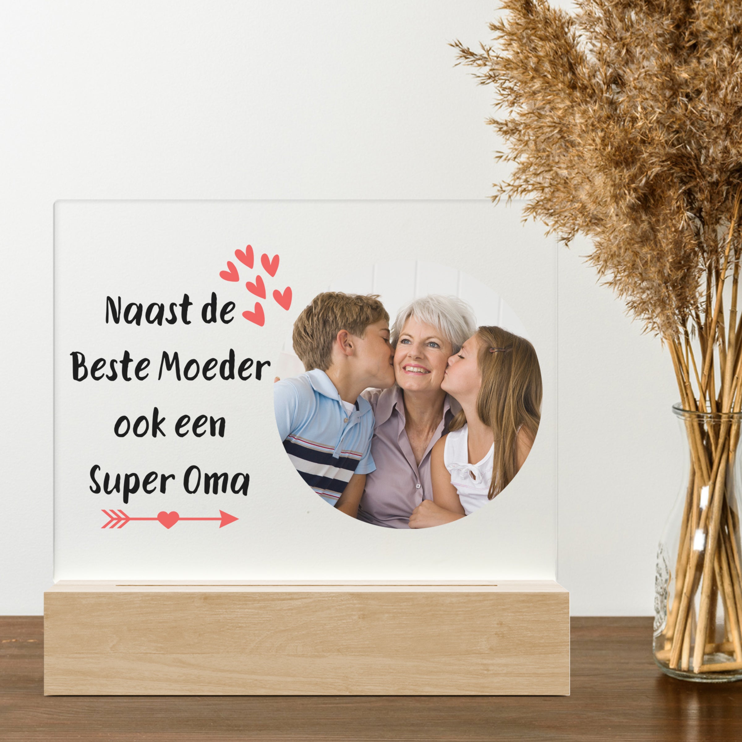 Merkloos 3D LED LAMP - Super Oma - Ontwerp-zelf.nl