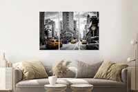 Karo-art Schilderij - Gele taxi in zwart en wit New York, 120x80cm, 3 luik, zwart wit geel