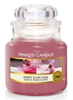 Yankee Candle Geurkaars Small Sweet Plum Sake - 9 Cm / ø 6 Cm