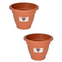 Hega Hogar Set van 2x stuks terra cotta kleur ronde plantenpot/bloempot kunststof diameter 22 cm - Plantenbakken/bloembakken voor buiten