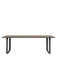 Muuto 70/70 Eettafel Gerookt Massief Eiken Zwart Onderstel - b. 225 x d. 90 cm.