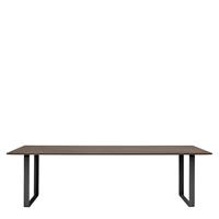 Muuto 70/70 Eettafel Gerookt Massief Eiken Zwart Onderstel - b. 255 x d. 108 cm.