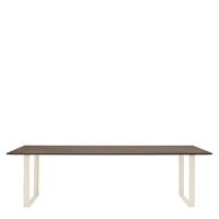 Muuto 70/70 Eettafel Gerookt Massief Eiken Sand Onderstel - b. 255 x d. 108 cm.