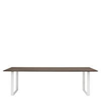 Muuto 70/70 Eettafel Gerookt Massief Eiken Wit Onderstel - b. 255 x d. 108 cm.