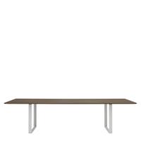 Muuto 70/70 Eettafel Gerookt Massief Eiken Grijs Onderstel - b. 295 x d. 108 cm.