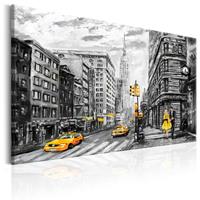 Karo-art Schilderij - Wandeling in New York City USA naast een Gele Taxi, 3 maten, print op echt Italiaans canvas, Wanddecoratie