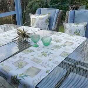 Mit Liebe dekoriert Tischläufer »Tischläufer für den Garten Oliven Wasserabweisend«
