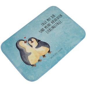 Mr. & Mrs. Panda Badematte Pinguin umarmend - Eisblau - Geschenk, Duschteppich, Badematte, Badez , Höhe 1 mm, 100% Polyester, rechteckig