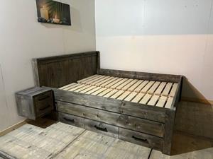 Het Steigerhouthuis 2-persoons bed Sleepy met 3 lades en 2 nachtkastjes (160x200)