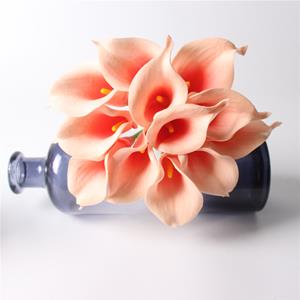 Decoflorall Calla Real Touch Zalm Coral +/- 7 cm. en 37cm lang. / st Calla Real Touch +/- 7 cm.