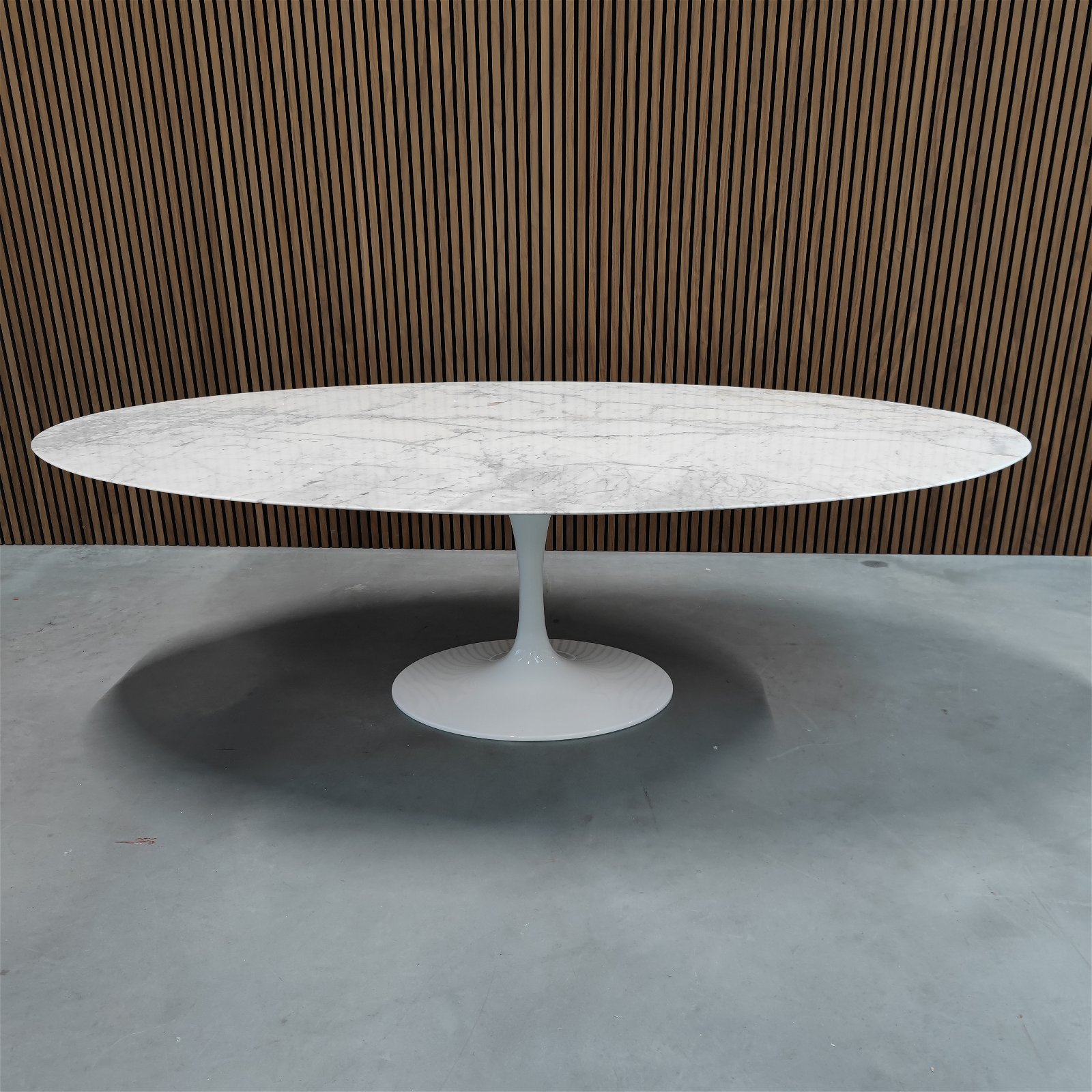 Knoll Saarinen Table Calacatta Gold Marble - Tweedehands