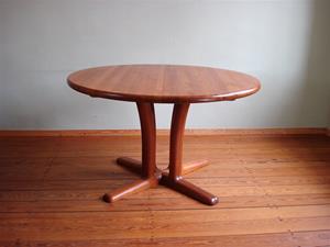 Dyrlund Massive Teak Dining Table Wood - Tweedehands