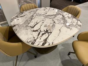 Leolux Toveri Eettafel Ceramic Tafel Other - Tweedehands