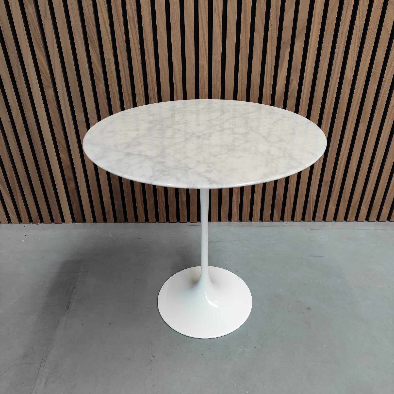 Knoll Saarinen tafel Marble - Tweedehands
