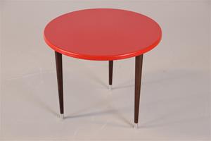 Ghyczy T79 bijzettafel rood - Tweedehands