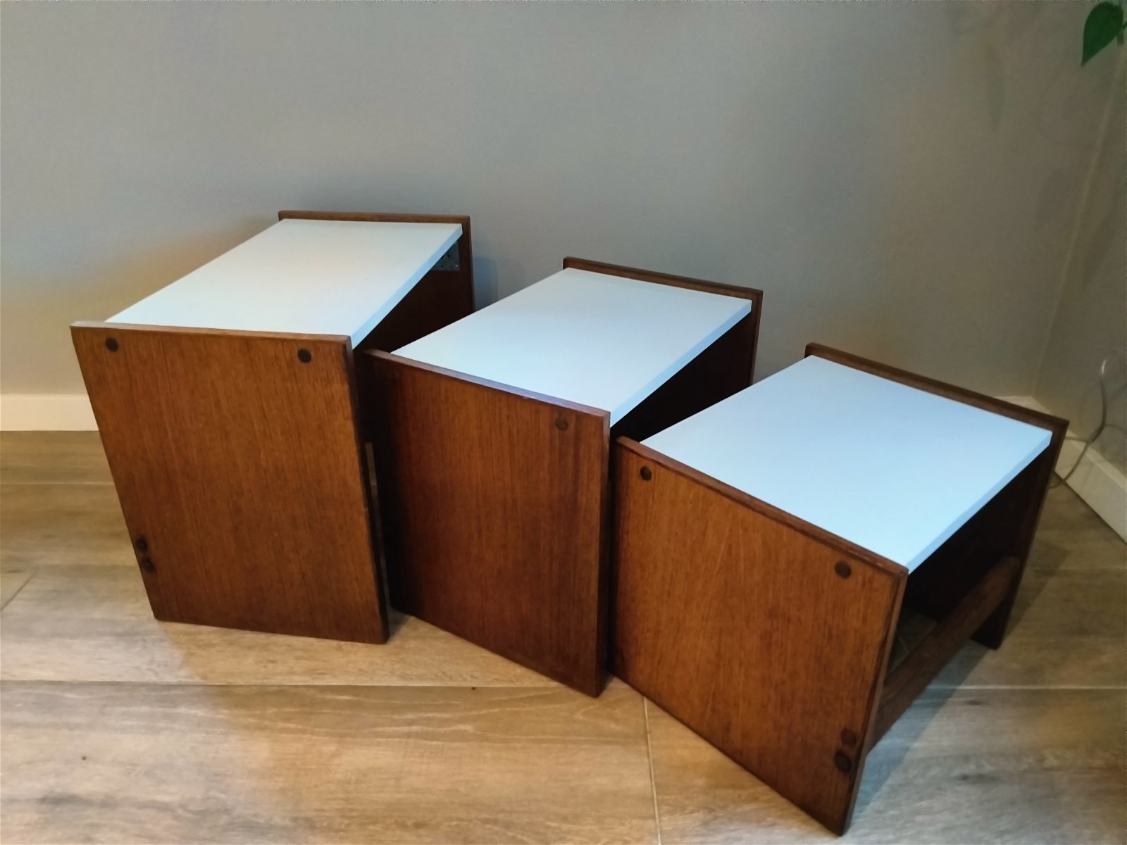 Whoppah 3x Vintage bijzettafels Wood - Tweedehands