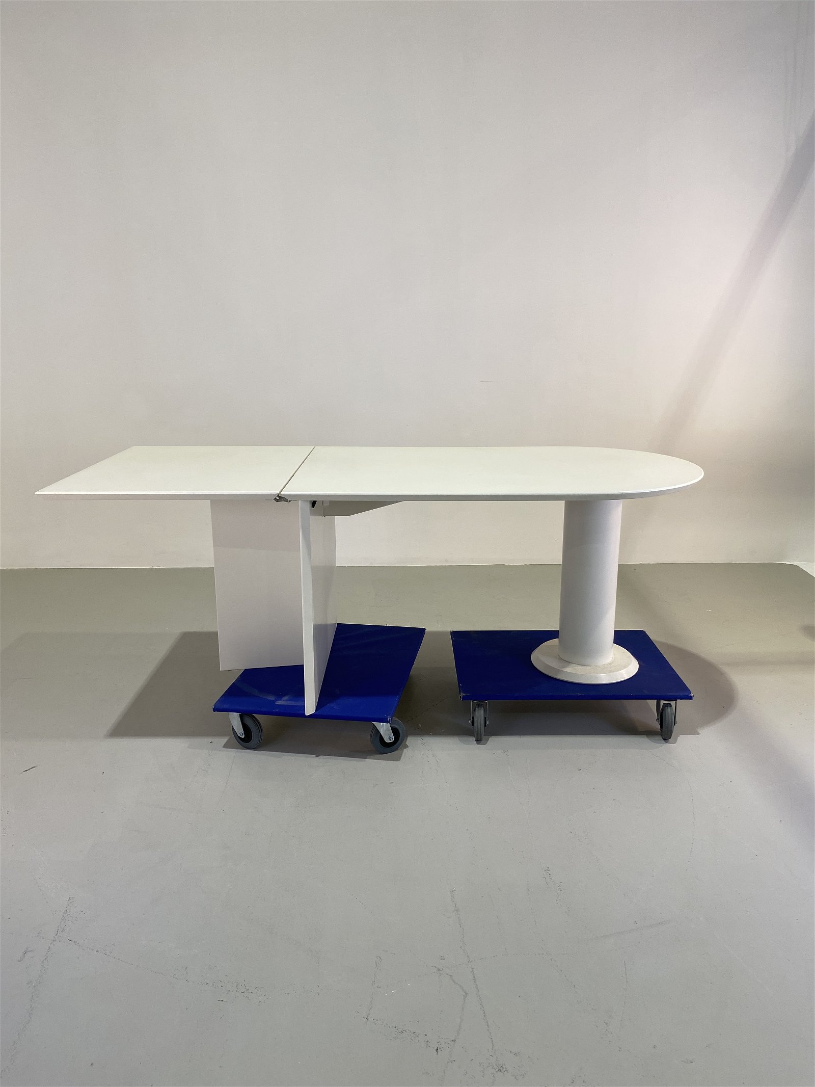 Whoppah Post modern extendable dining table Wood - Tweedehands