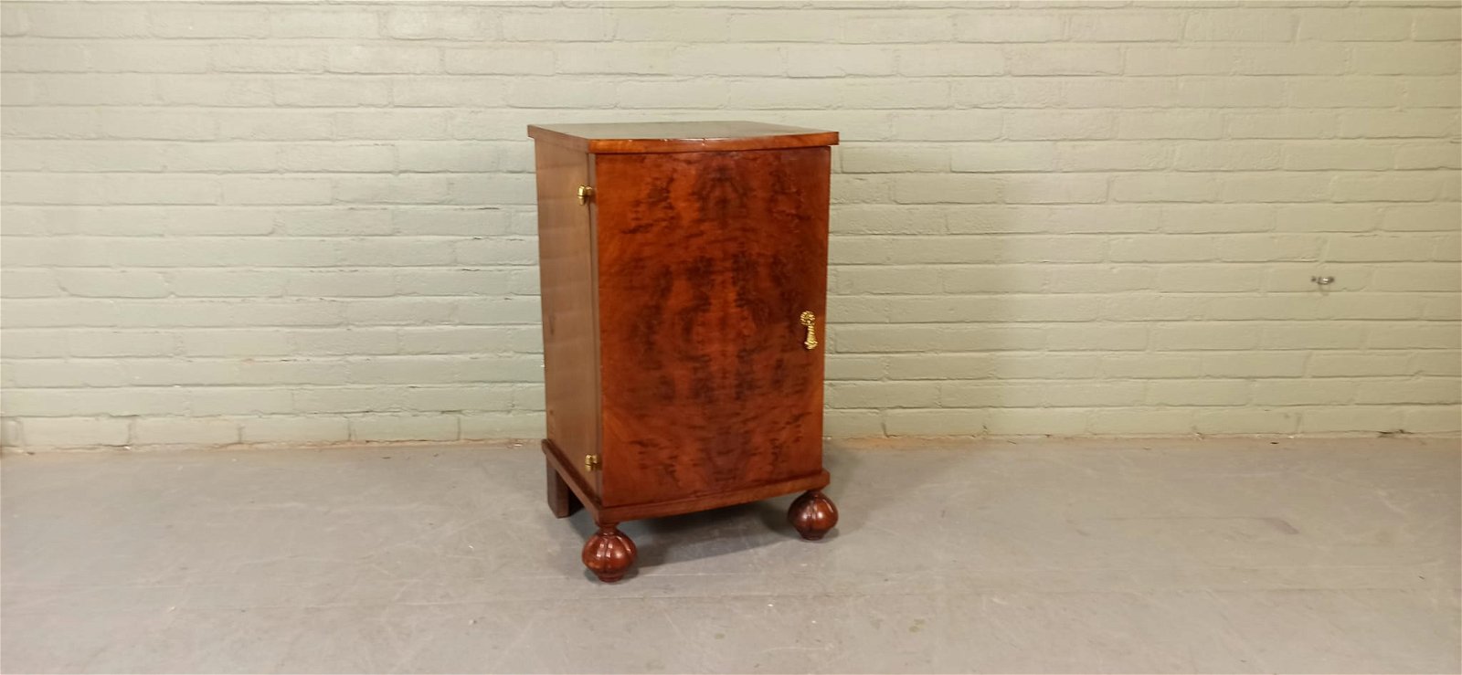 Whoppah Antieke / vintage houten nachtkastje Wood - Tweedehands