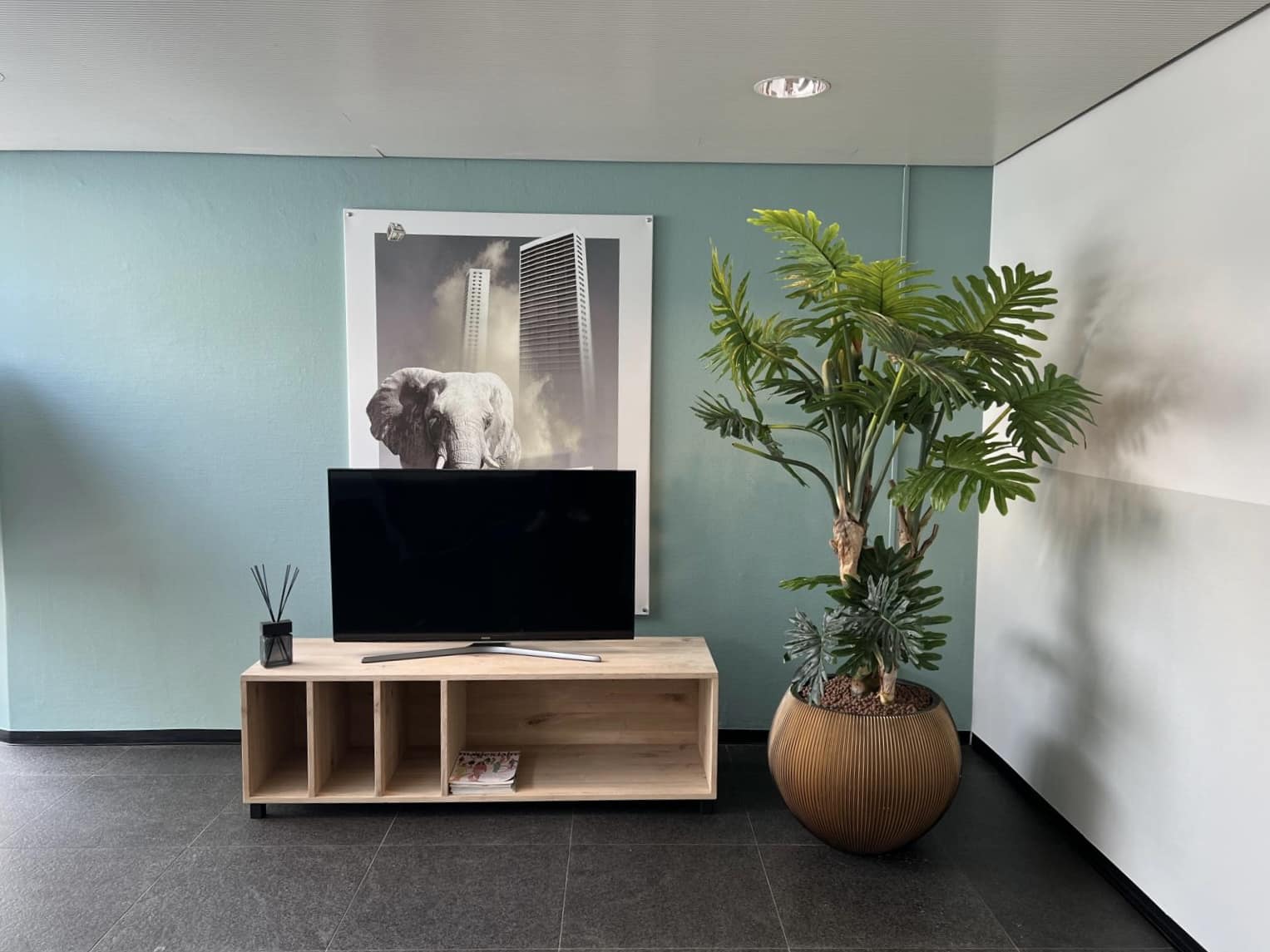 Industrielemeubelshop Eikenhouten TV meubel Tuur