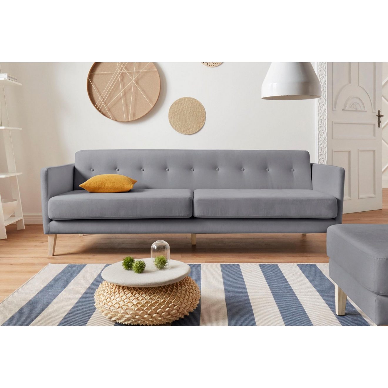 Andas 3-zitsbank Raadal in een scandinavisch design, capitonnage, design by morten georgsen