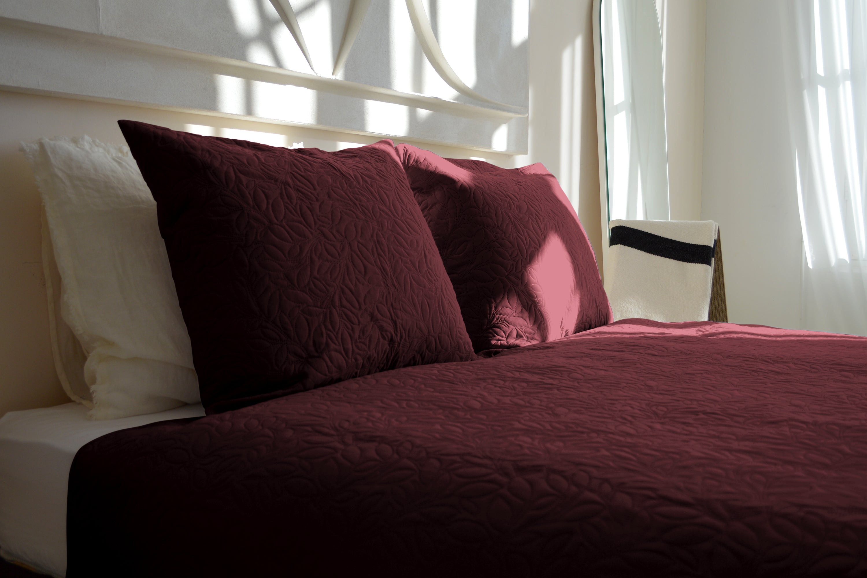 Zydante Home - Bedsprei incl. 2 kussenslopen - Dark Red - Flowers - 220 x 240