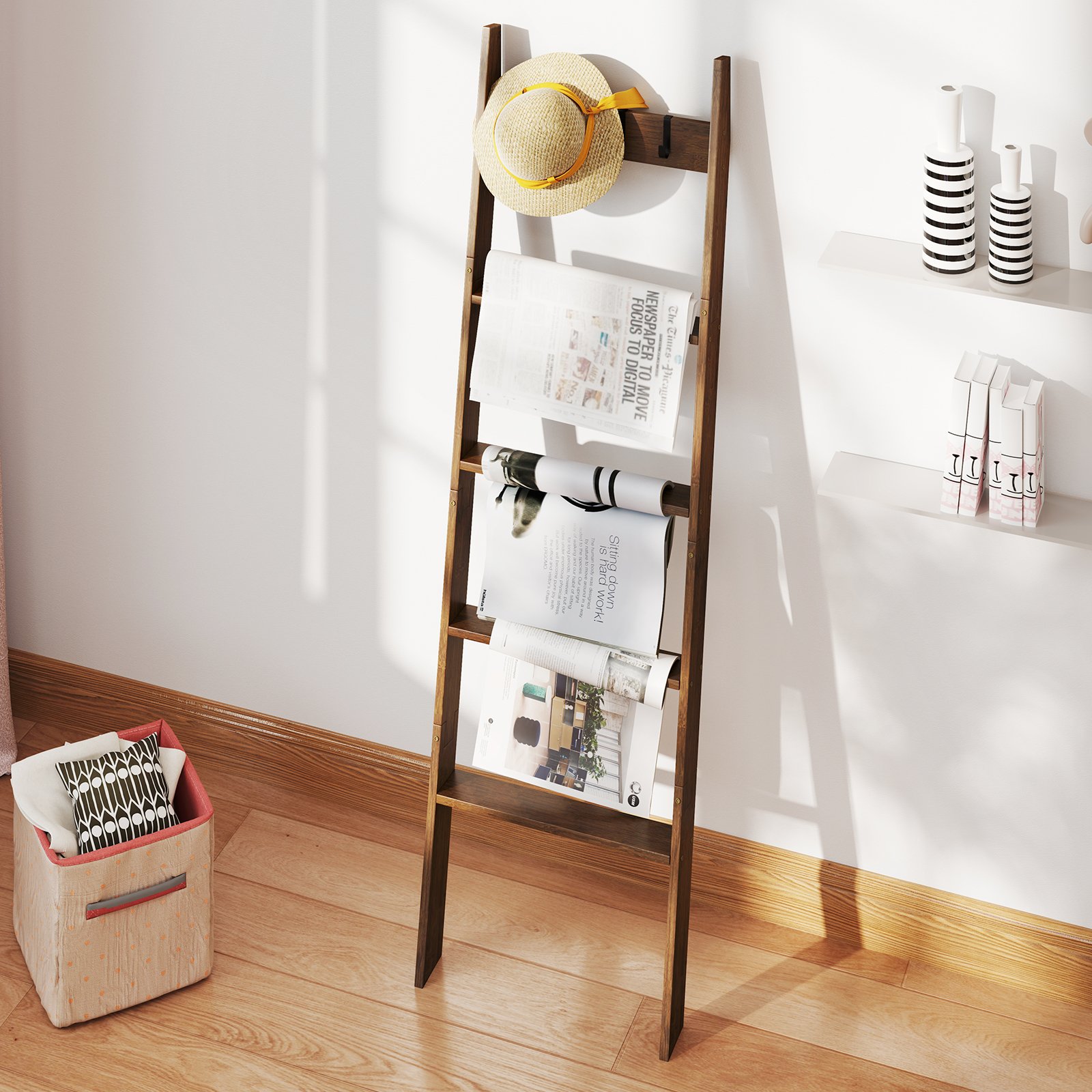 Costway Bamboe Handdoekladder met 4 Haken & 5 Sporten & Anti-kantelriemen Ladderrek Handdoekhanger