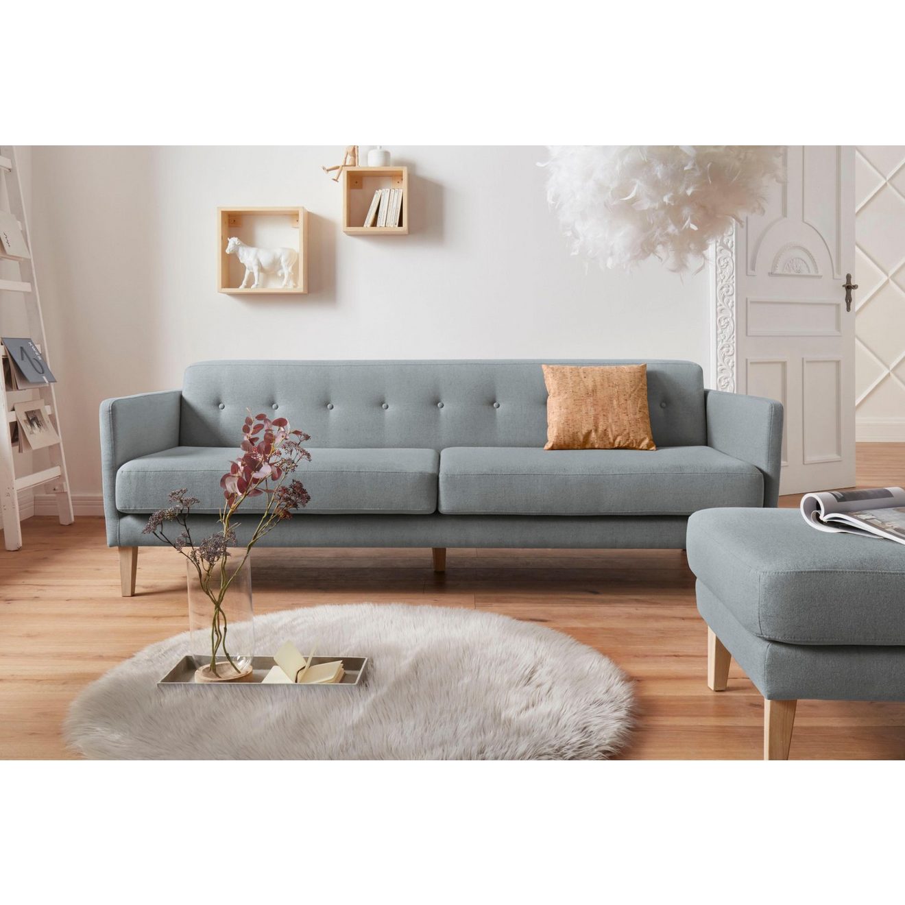 Andas 3-zitsbank Raadal in een scandinavisch design, capitonnage, design by morten georgsen