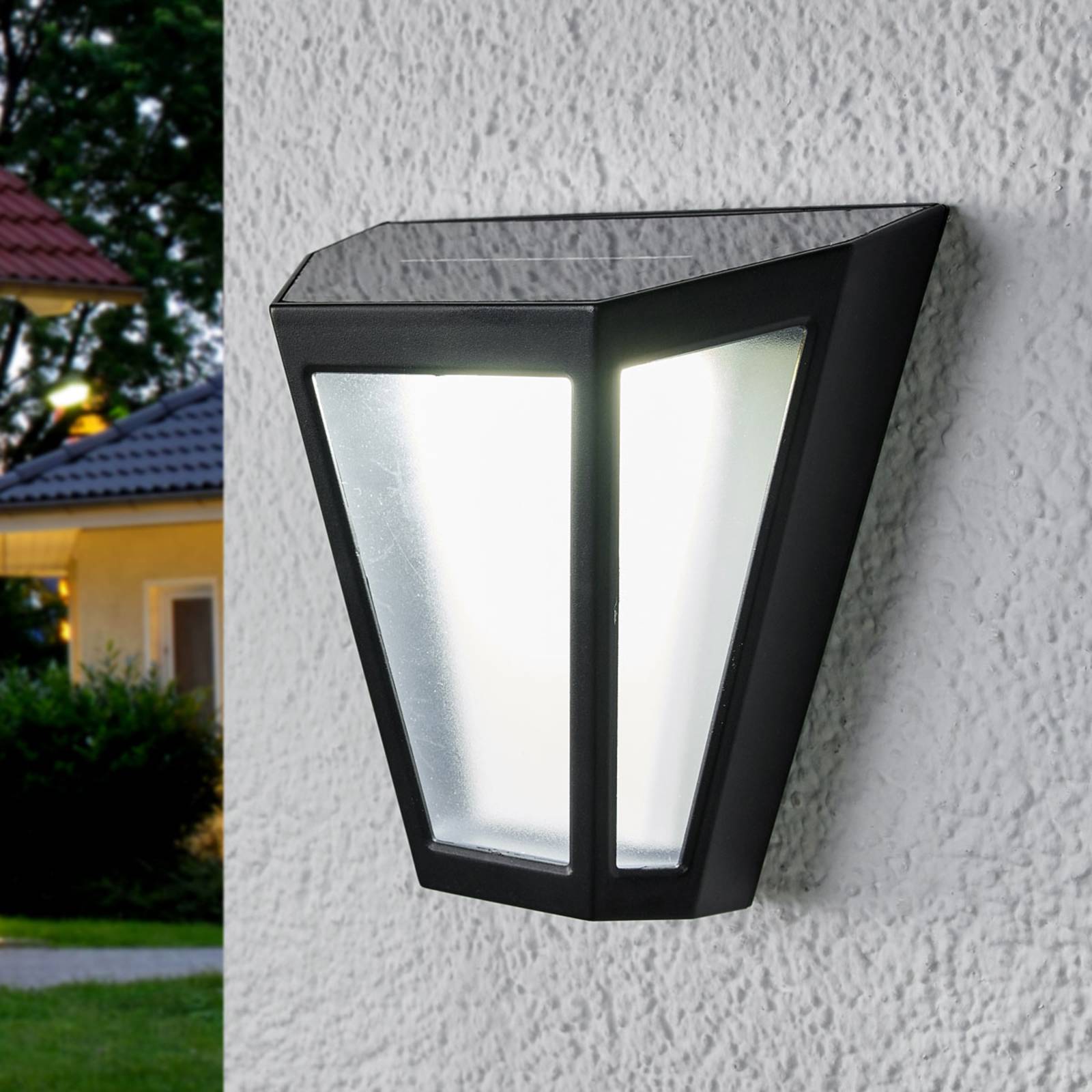 LINDBY LED wandlamp Yago op zonne-energie, kap mat