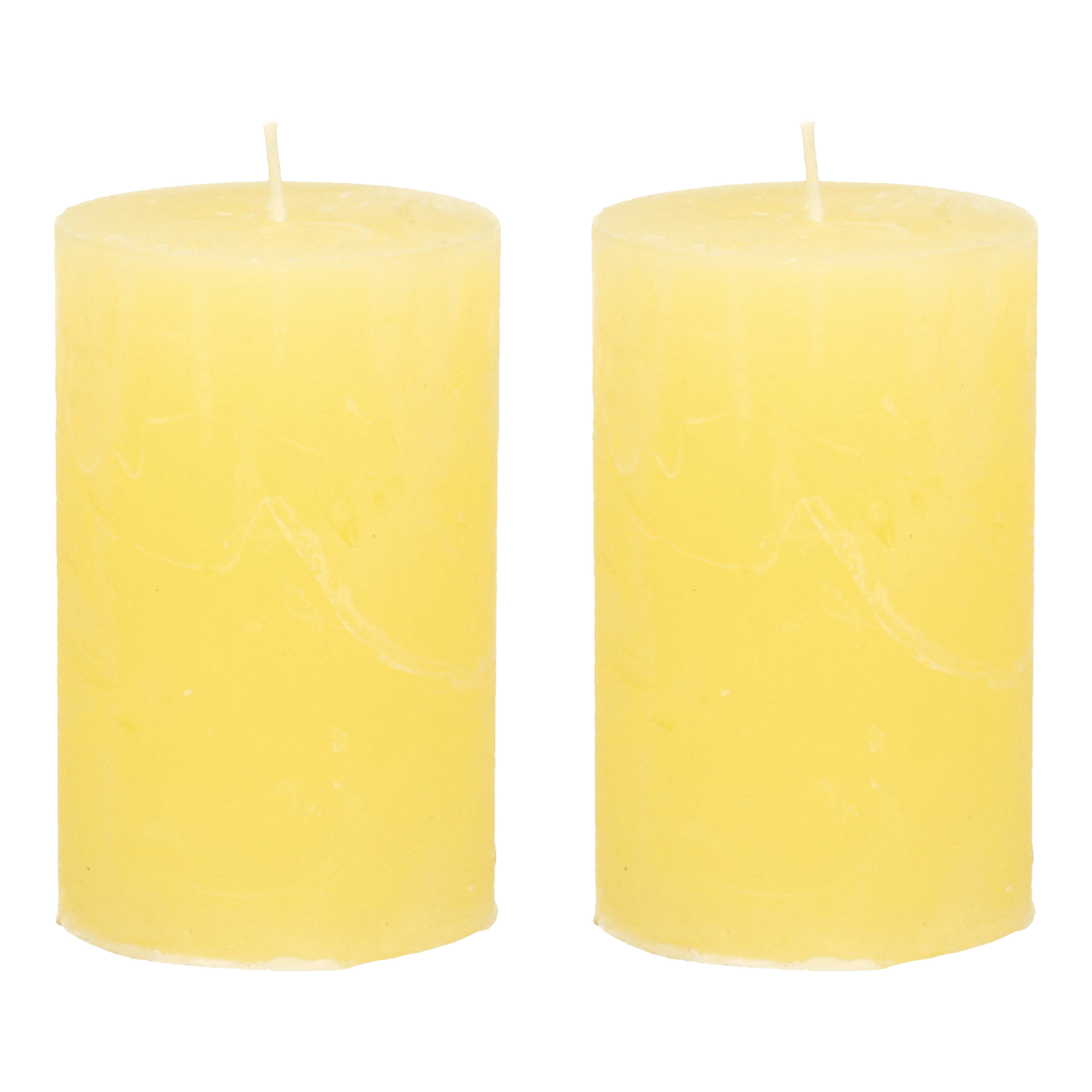 Merkloos Stompkaars - 2x - geel - 5 x 8 cm - klein rustiek model - cilinderkaars - kaars -