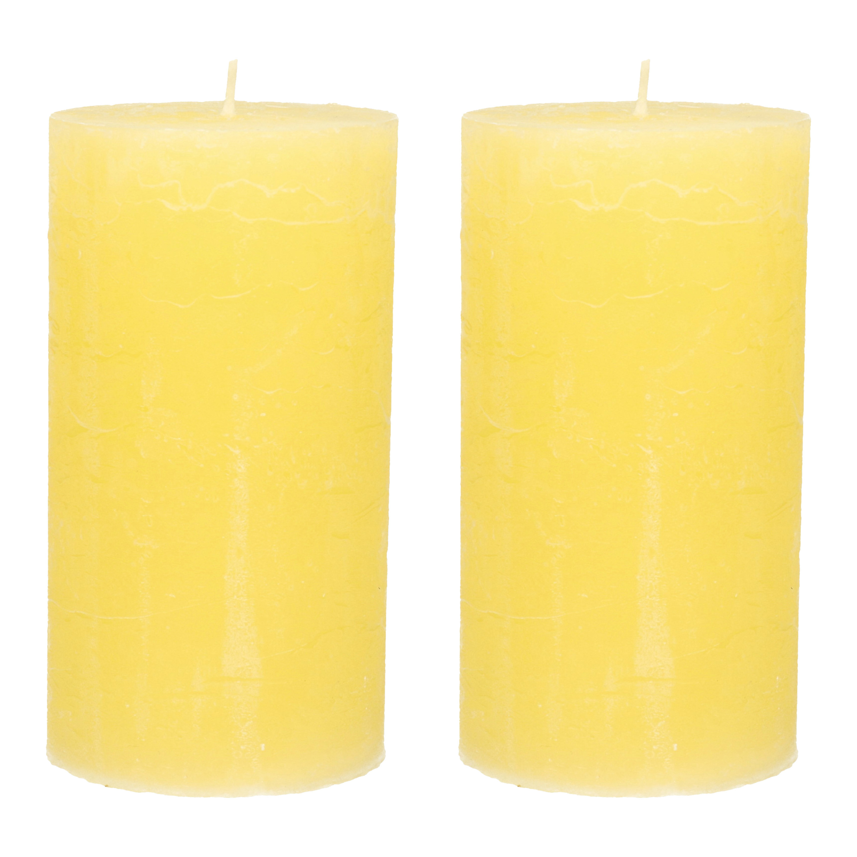 Merkloos Stompkaars - 2x - geel - 7 x 13 cm - rustiek model - cilinderkaars - kaars -