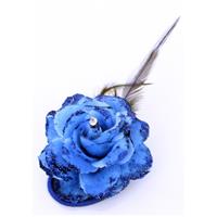 Blauwe bloem op speld