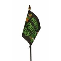Happy St. Patricks Day mini vlaggetje op stok 10 x 15 cm Multi