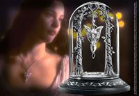 Noble Collection Lord of the Rings Display for the Evenstar Pendant